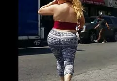 في تنورة قصيرة ، مشكلة حمار كل افلام السكس العربي